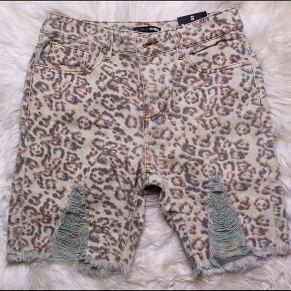 FASHION NOVA bermuda cheetah jean shorts - Picture 5 of 11